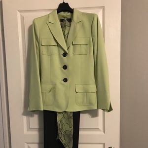 2pc Kasper petite pants suit